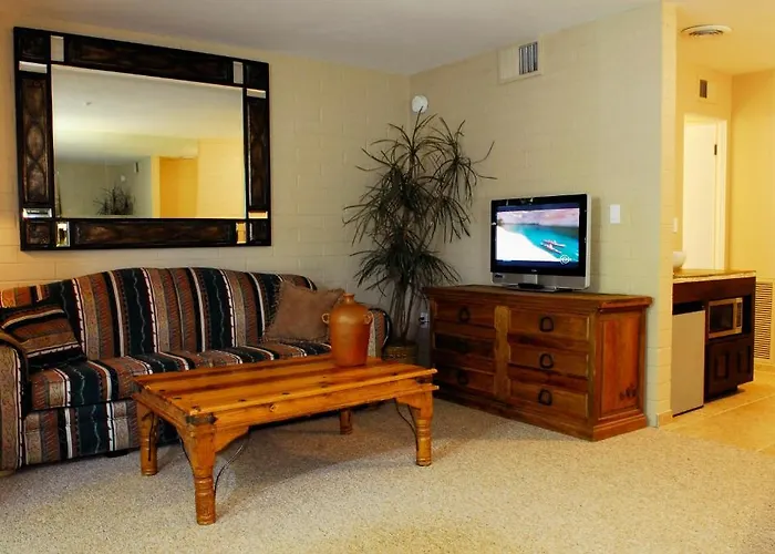 Smoketree And Bungalows Scottsdale